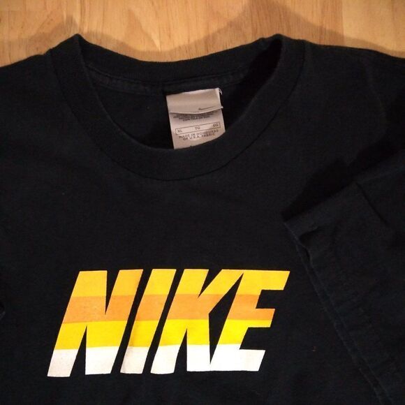 Vintage Nike Spell Out Logo T-Shirt - Picture 1 of 9